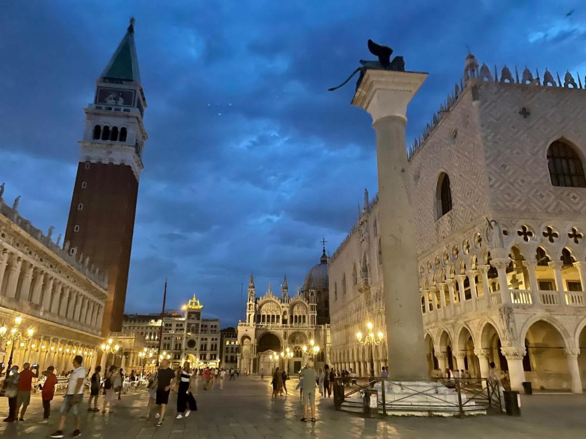 Ca Della Calle Luxury- 5min da S Marco e Rialto Venezia Esterno foto